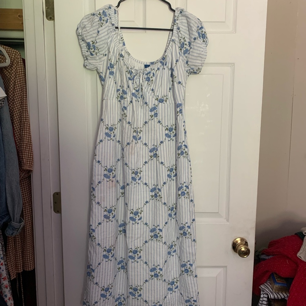 Old Navy White and Blue Floral Midi Dress